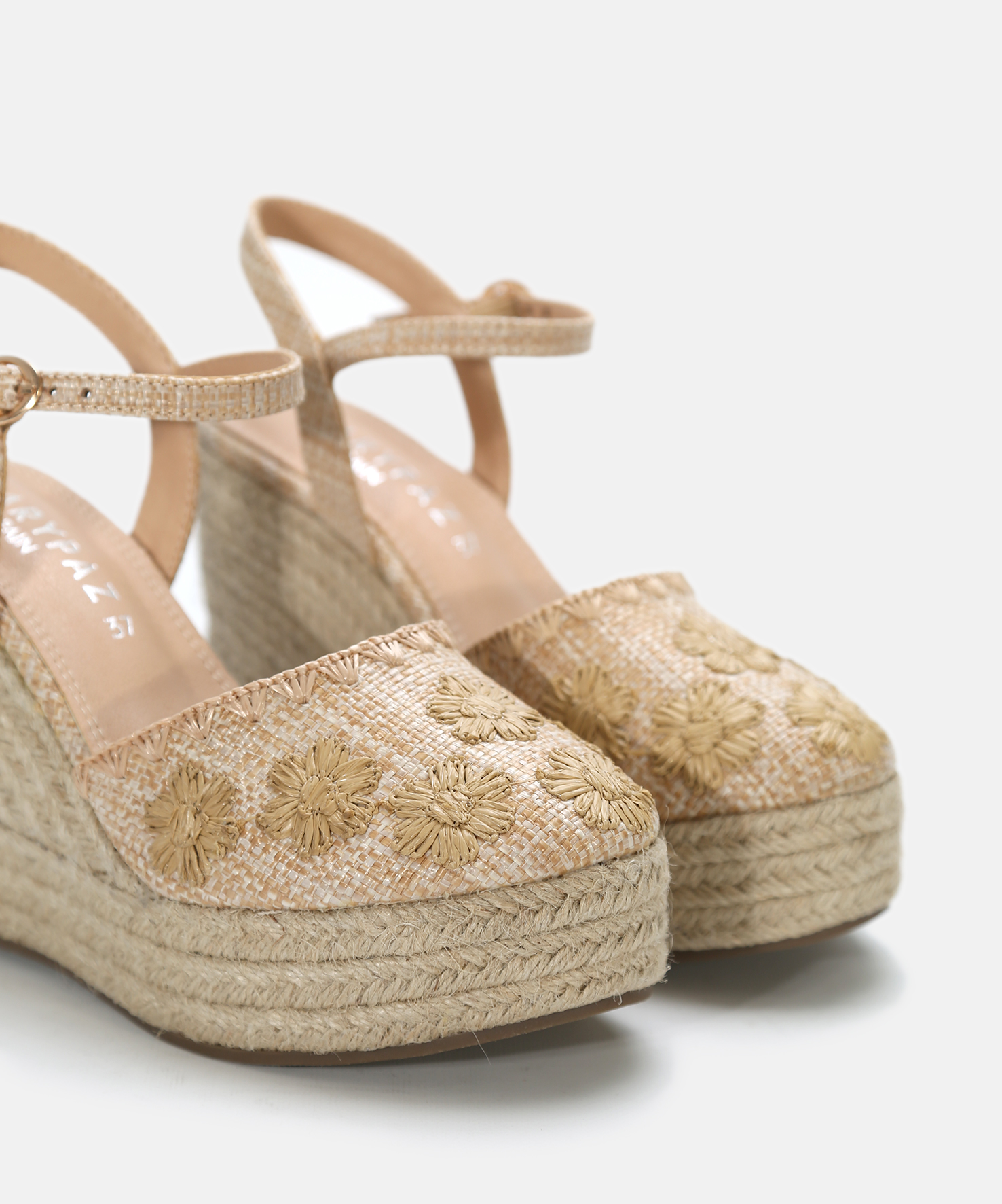 Cunhas de esparto com bordado de flores image number null